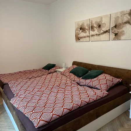 292 * Černý Důl